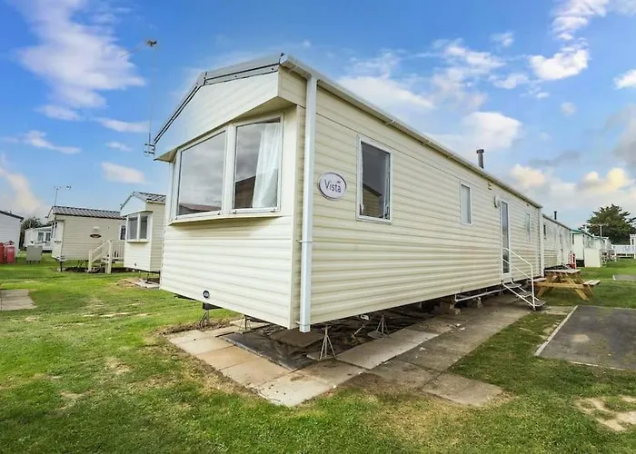 Lovely 8 Berth Caravan In Scratby