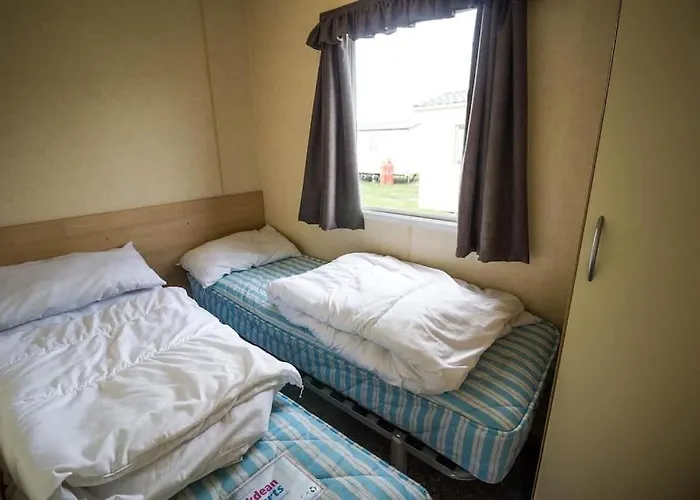 Lovely 8 Berth Caravan In Scratby