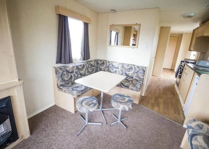 Lovely 8 Berth Caravan In Scratby