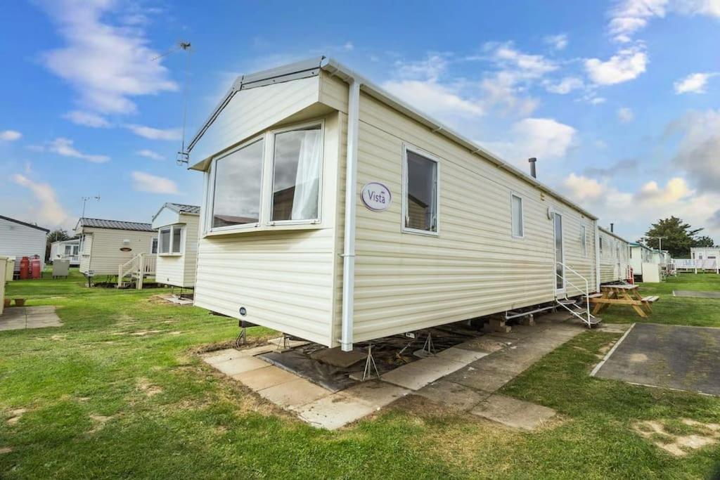Apartment Lovely 8 Berth Caravan In Scratby